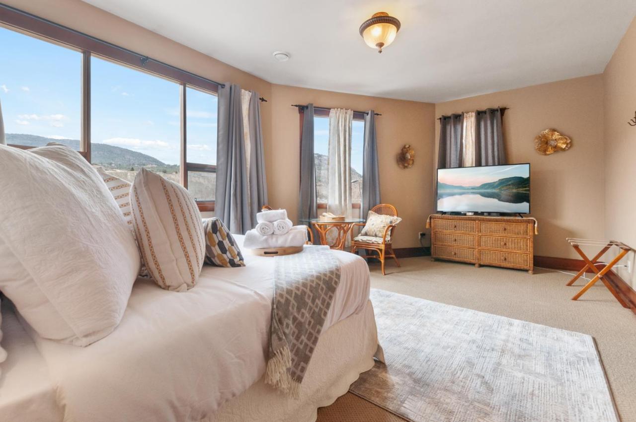 Casa Grande Inn & Suites ペンティクトン エクステリア 写真