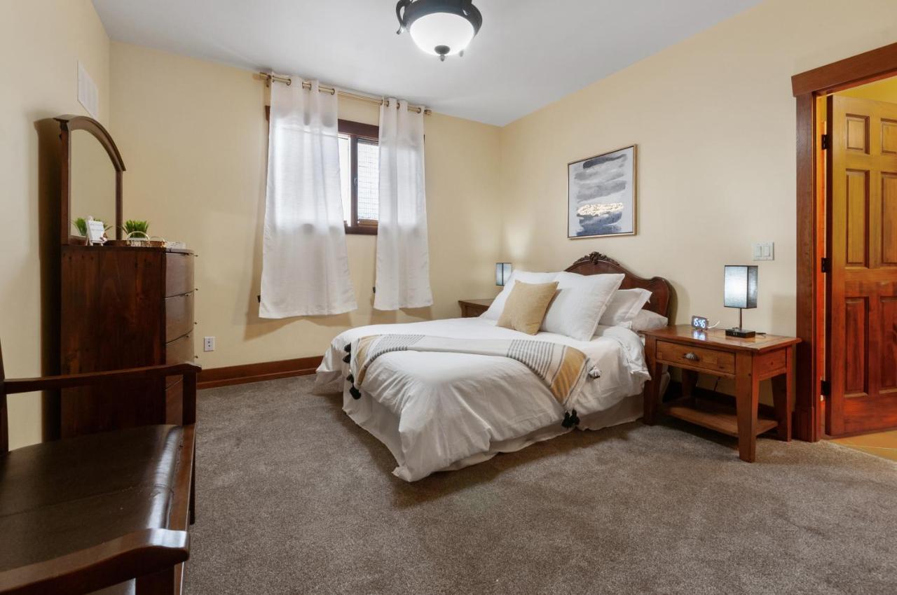 Casa Grande Inn & Suites ペンティクトン エクステリア 写真