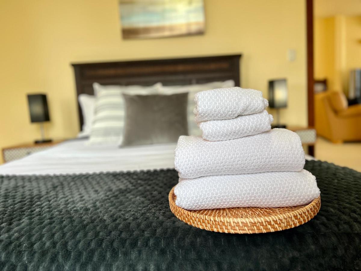 Casa Grande Inn & Suites ペンティクトン エクステリア 写真