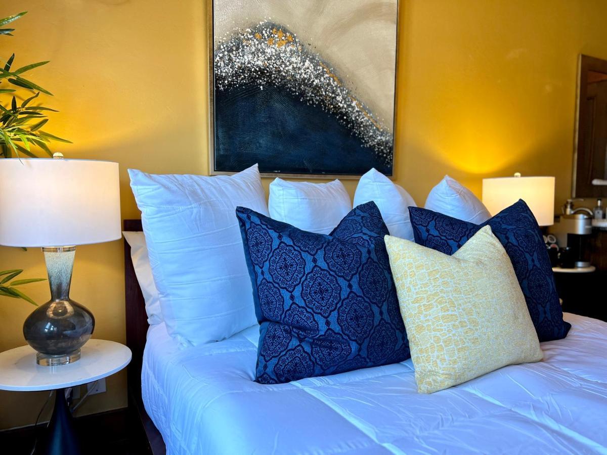 Casa Grande Inn & Suites ペンティクトン エクステリア 写真