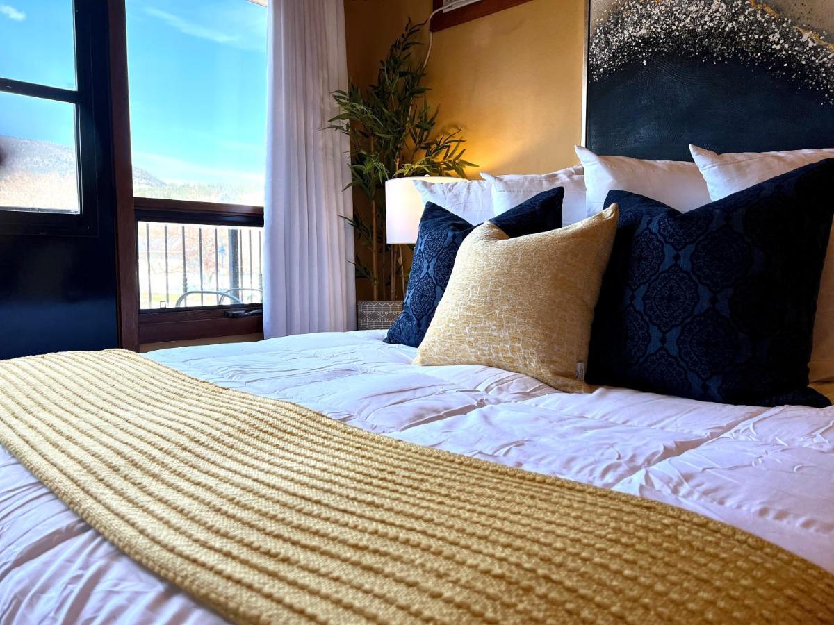 Casa Grande Inn & Suites ペンティクトン エクステリア 写真